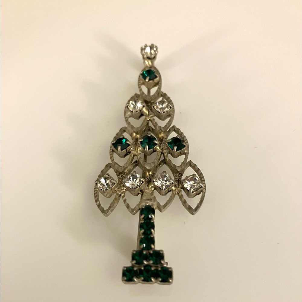 Elegant Silver Toned Czechoslovakian Rhinestone Christmas Tree Brooch